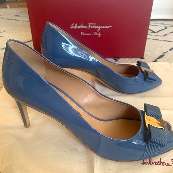 Salvatore ferragamo pola patent pump heels - Picture 5 of 8